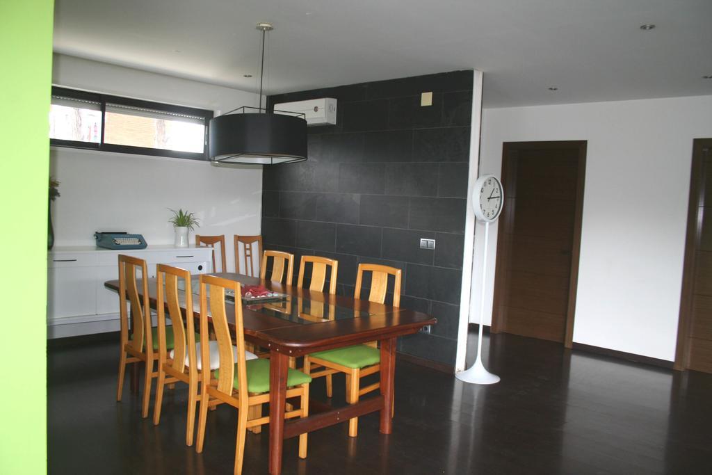 ヴァルロマネス Casa Ceca De La Playa Y Barcelona, Con Piscina Climatizada Y Jacuzziヴィラ エクステリア 写真